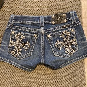 Miss Me Shorts Size 26